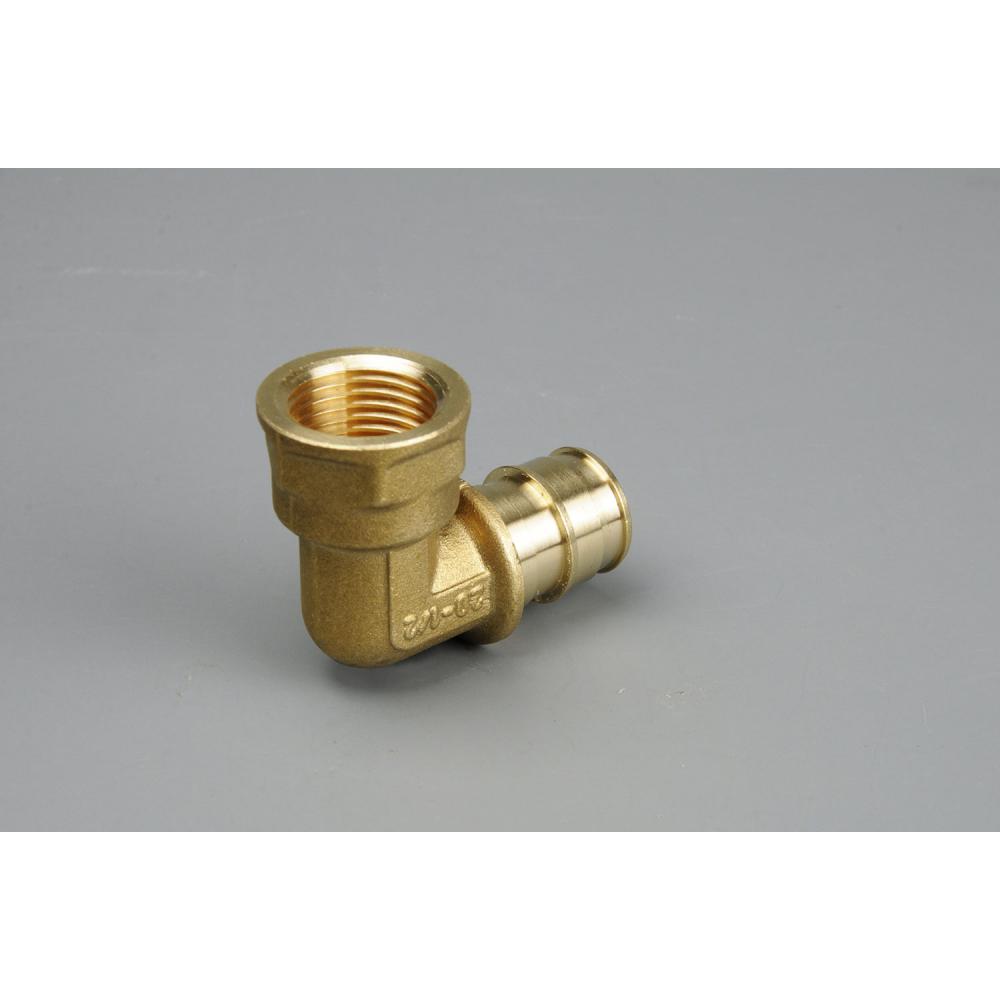 Угол переходной с внутренней резьбой 20x3/4" - фото 